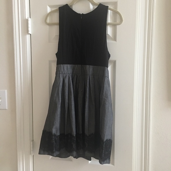 Sleeveless black and gray dress - Picture 2 of 5